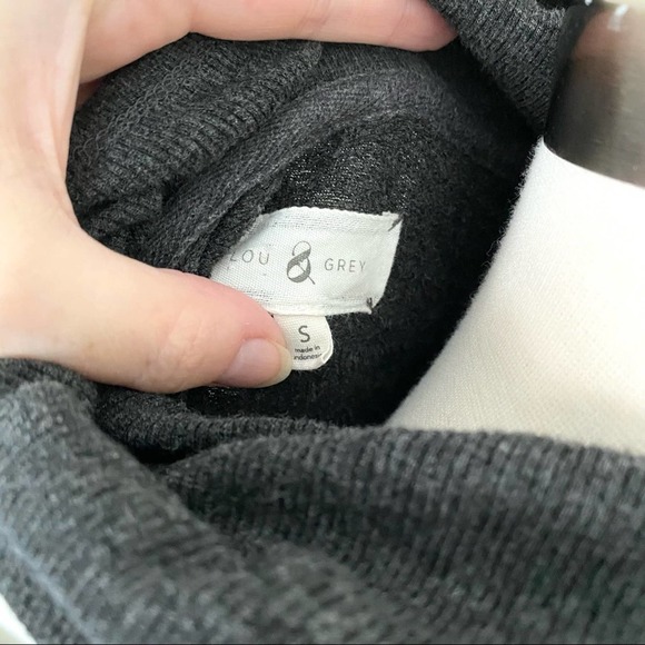 LOU & GREY Cowl Neck Lightweight Knit Top Size Small - Picture 7 of 9